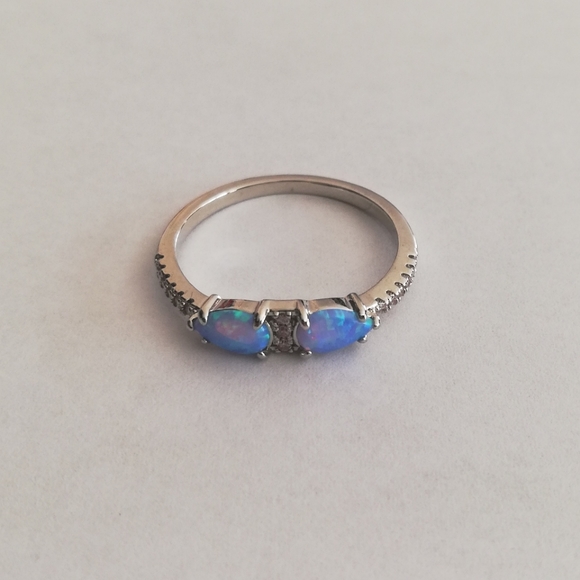 Opal Ring. Size 8. - Picture 4 of 4